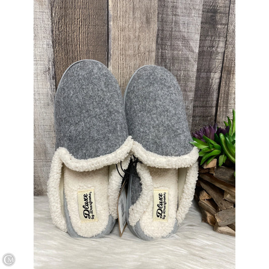 Slippers By Cme In Grey, Size: 7