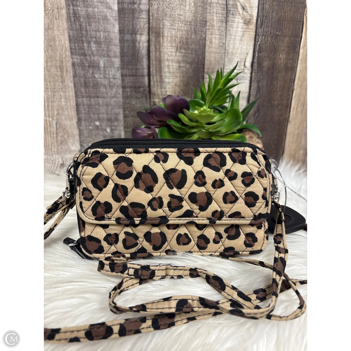 Wristlet By Vera Bradley, Size: Small