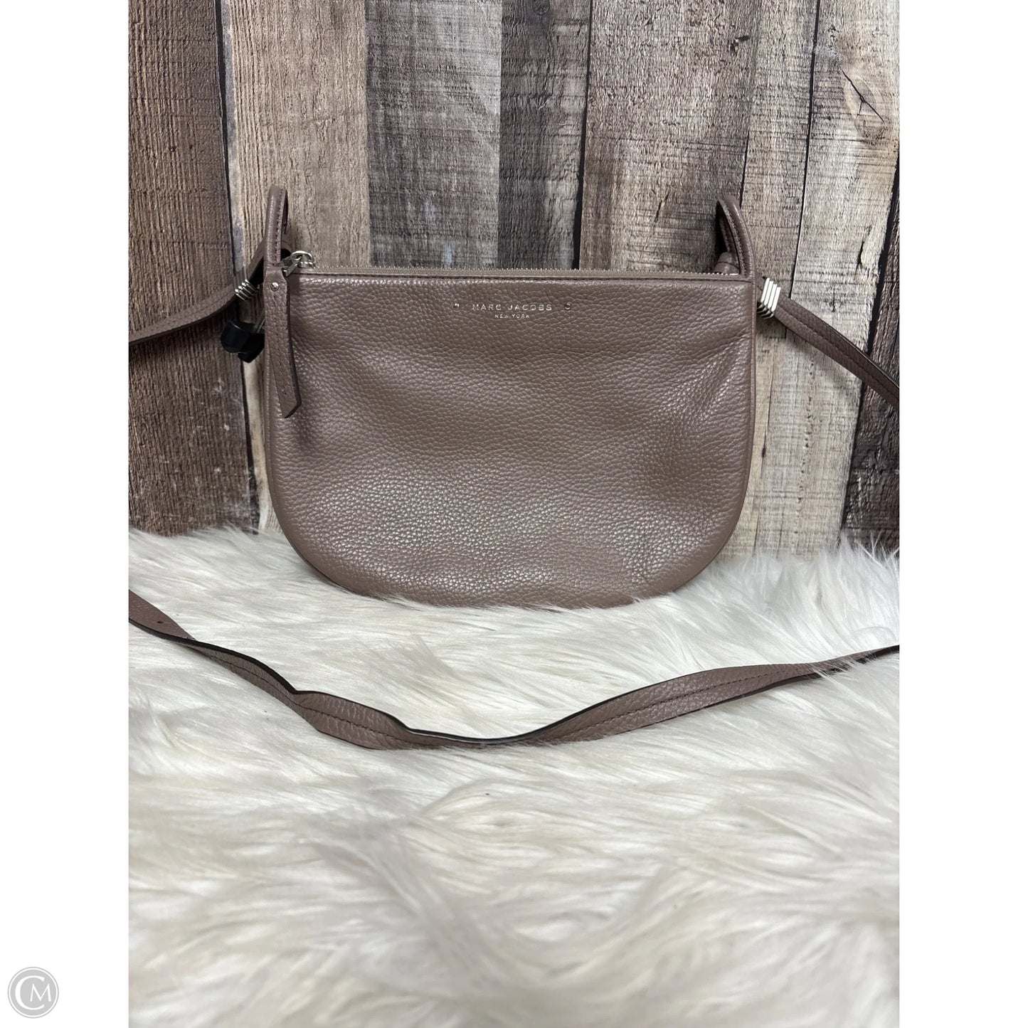 Crossbody Luxury Designer By Marc Jacobs, Size: Medium