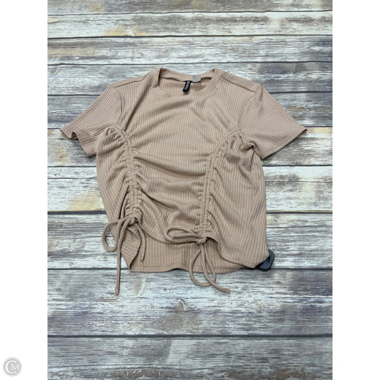 Top Short Sleeve By Divided In Tan, Size: L