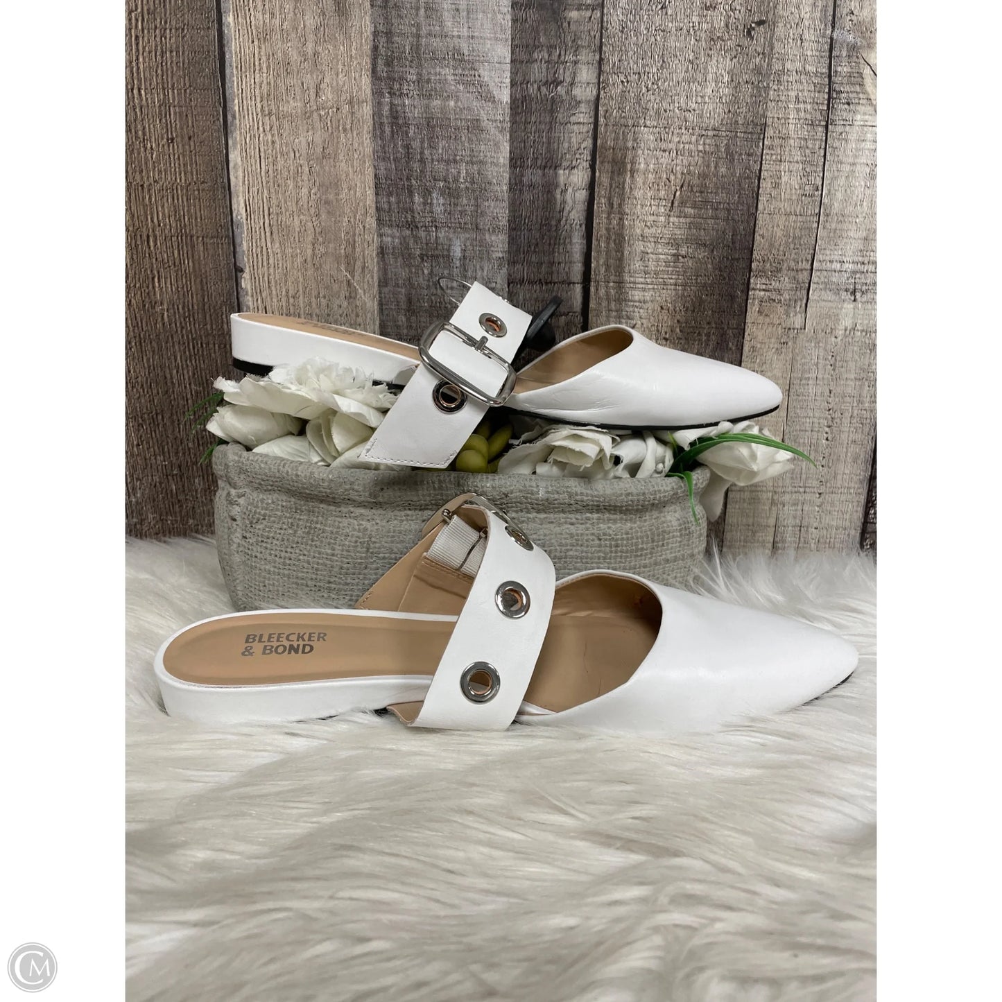 Shoes Flats By Bleecker & Bond In White, Size: 9.5