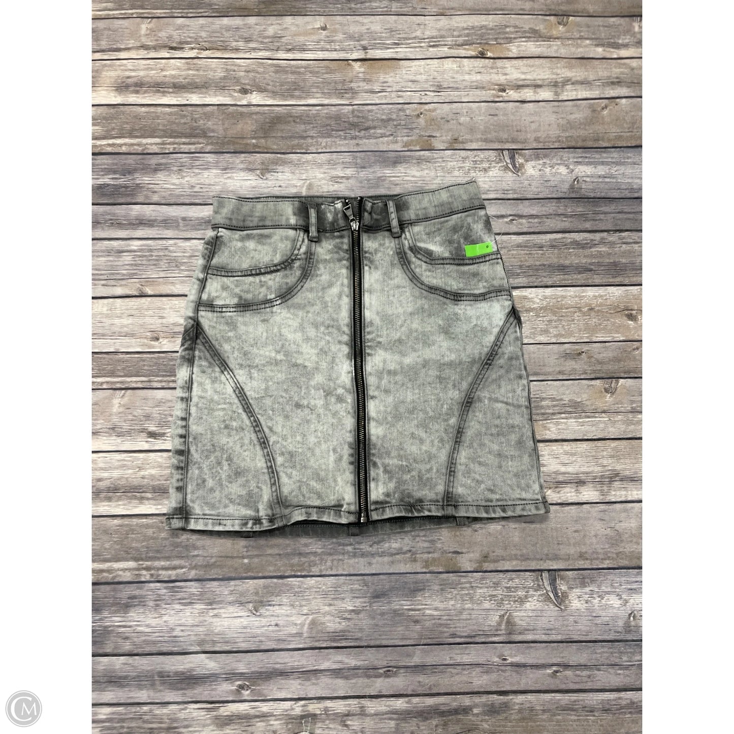 Skirt Mini & Short By Express In Grey, Size: 4