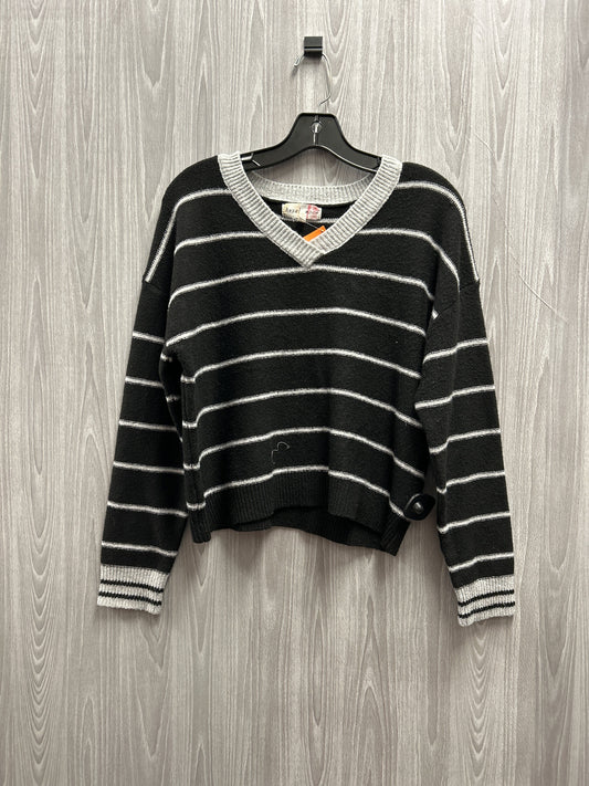 Sweater By Clothes Mentor  Size: M