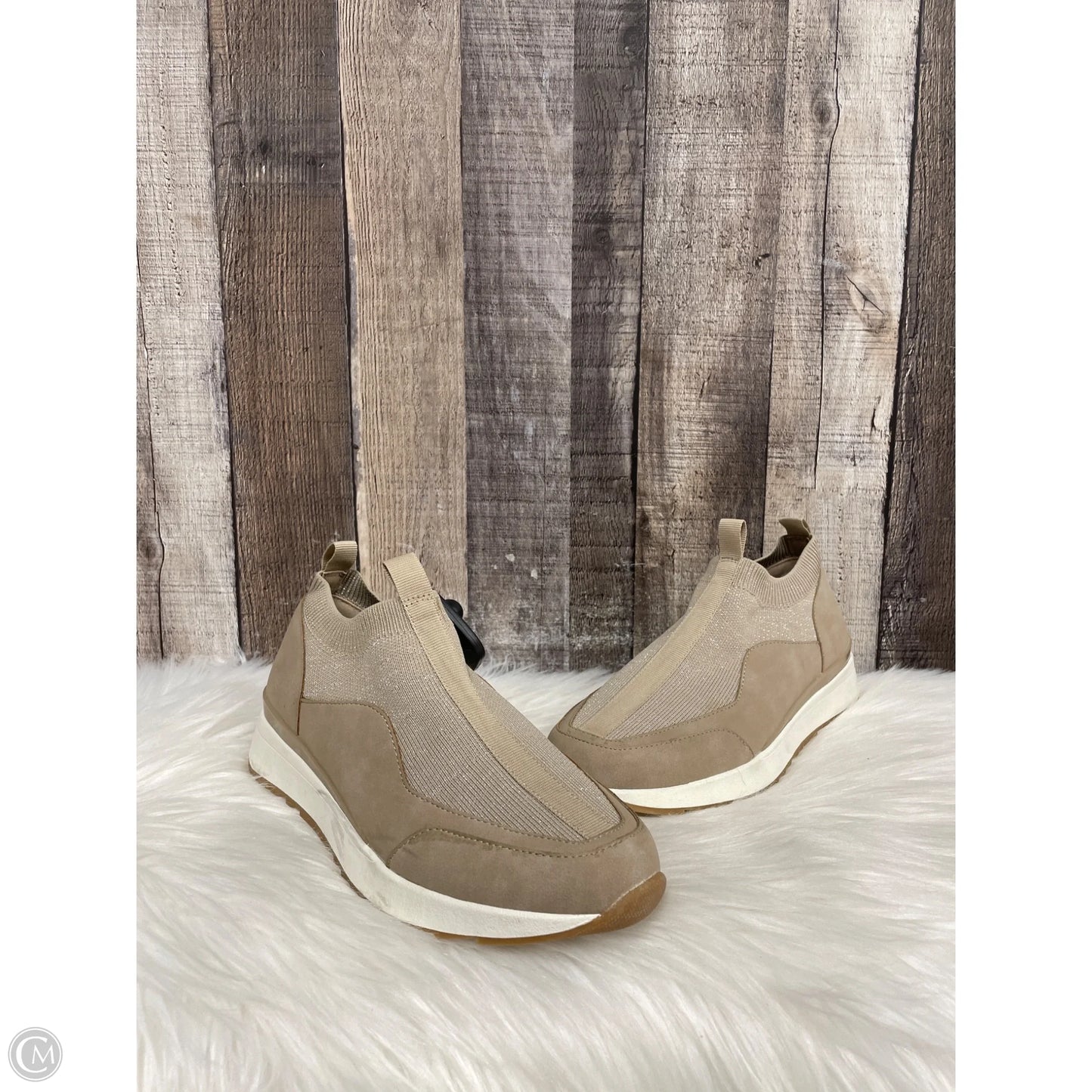 Shoes Sneakers By Cmb In Tan, Size: 7
