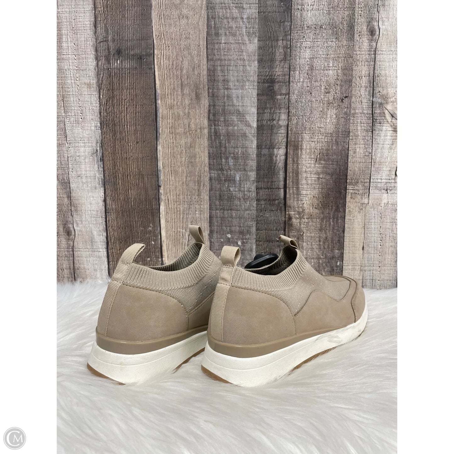 Shoes Sneakers By Cmb In Tan, Size: 7