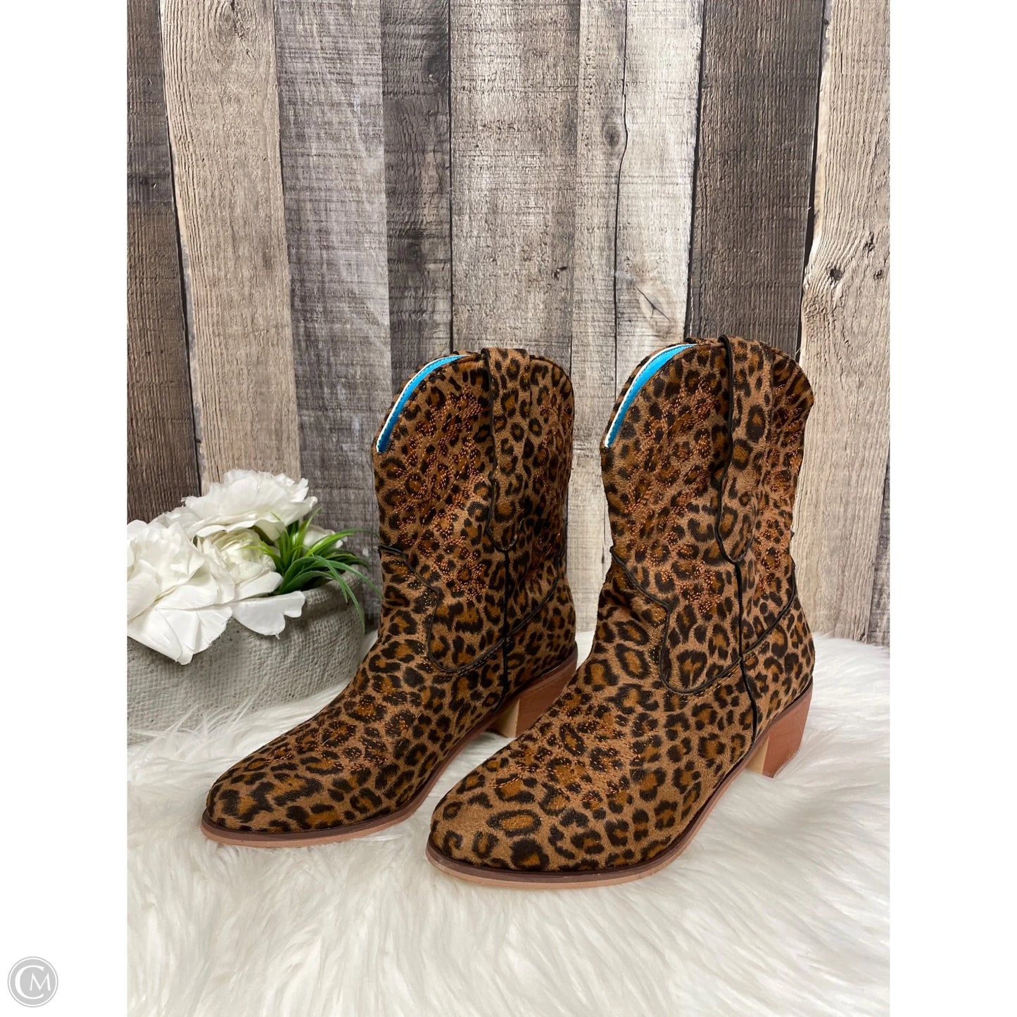 Boots Ankle Heels By Cmf In Animal Print, Size: 6
