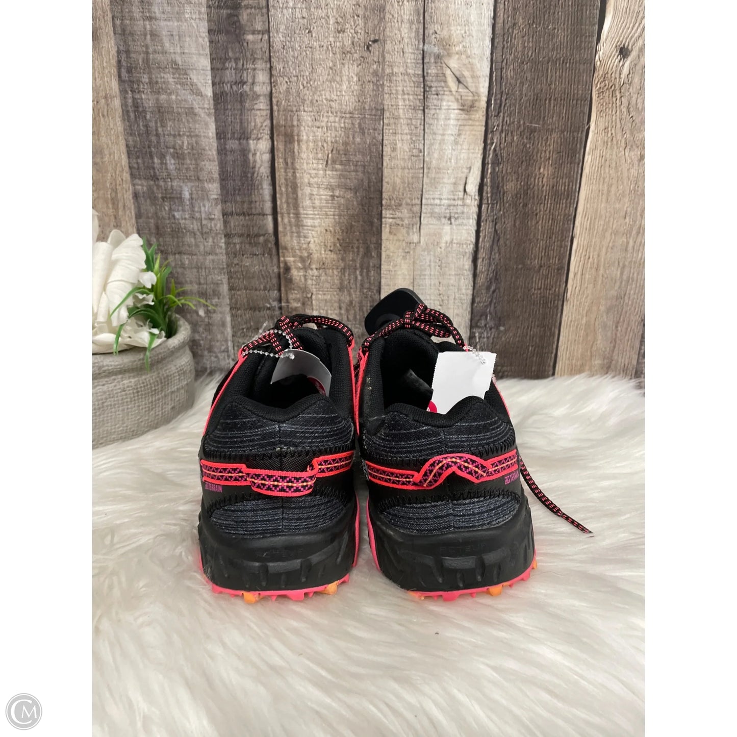 Shoes Athletic By New Balance In Multi-colored, Size: 8.5