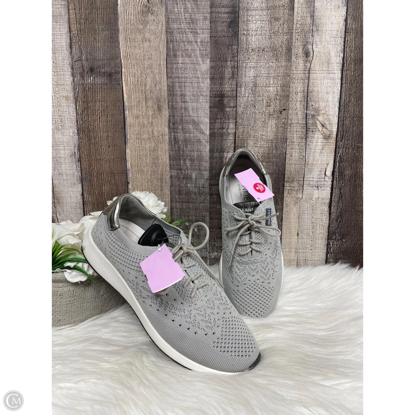Shoes Sneakers By Cme In Grey, Size: 7