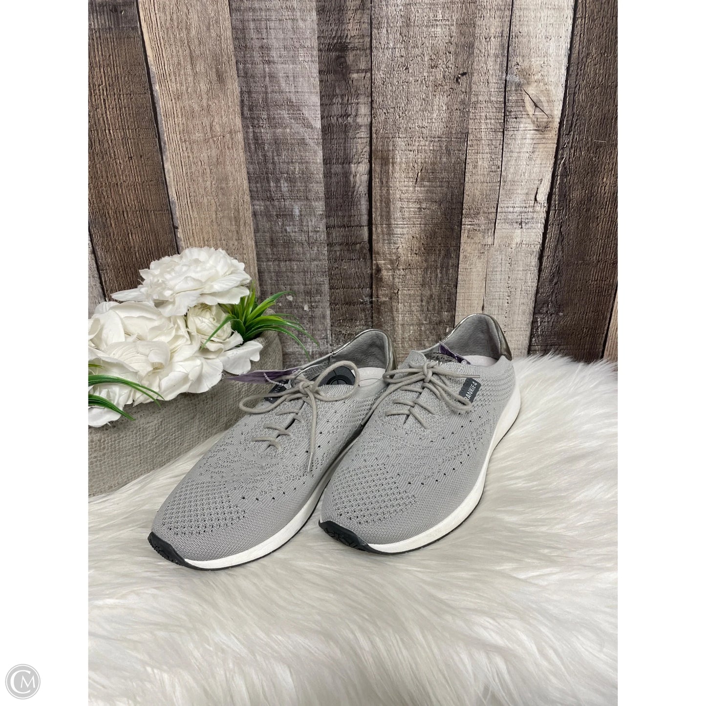 Shoes Sneakers By Cme In Grey, Size: 7