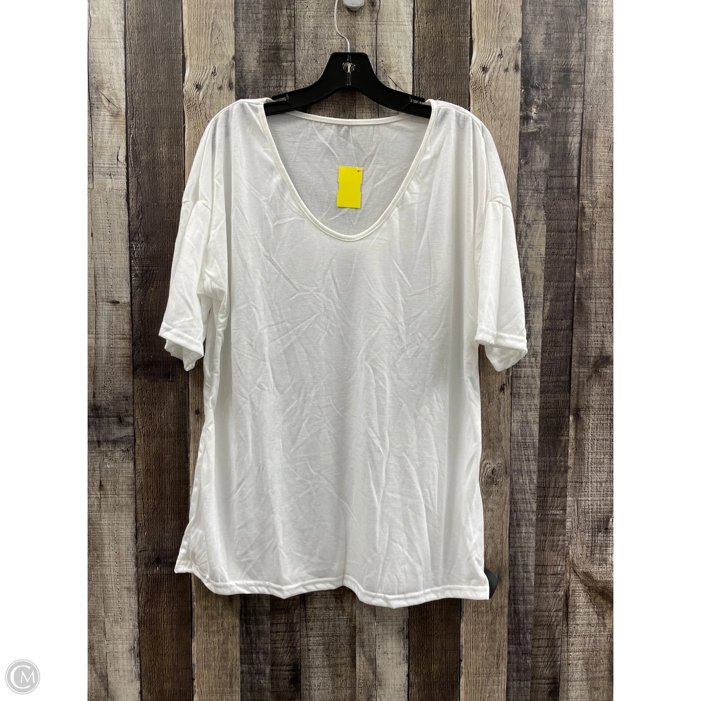 Top Short Sleeve By Cmf In White, Size: Xl