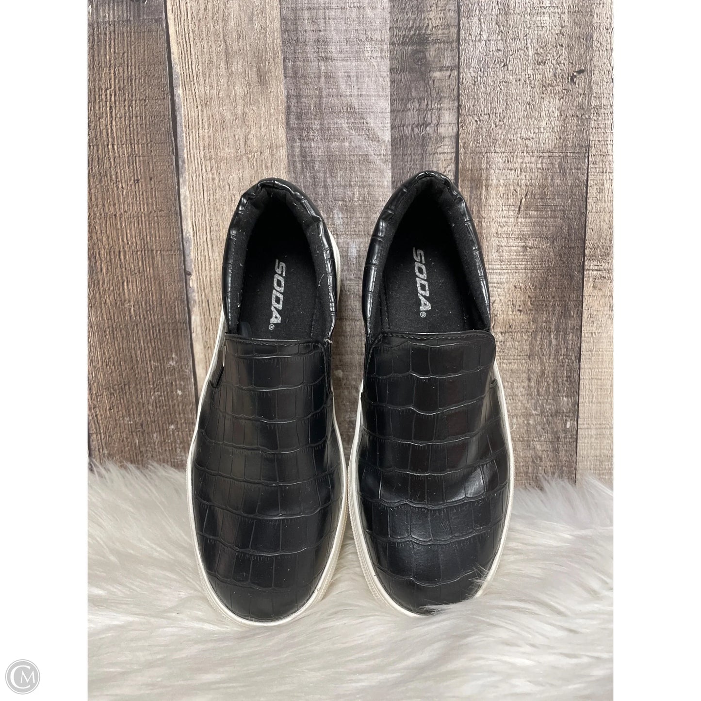 Shoes Flats By Soda In Black, Size: 6