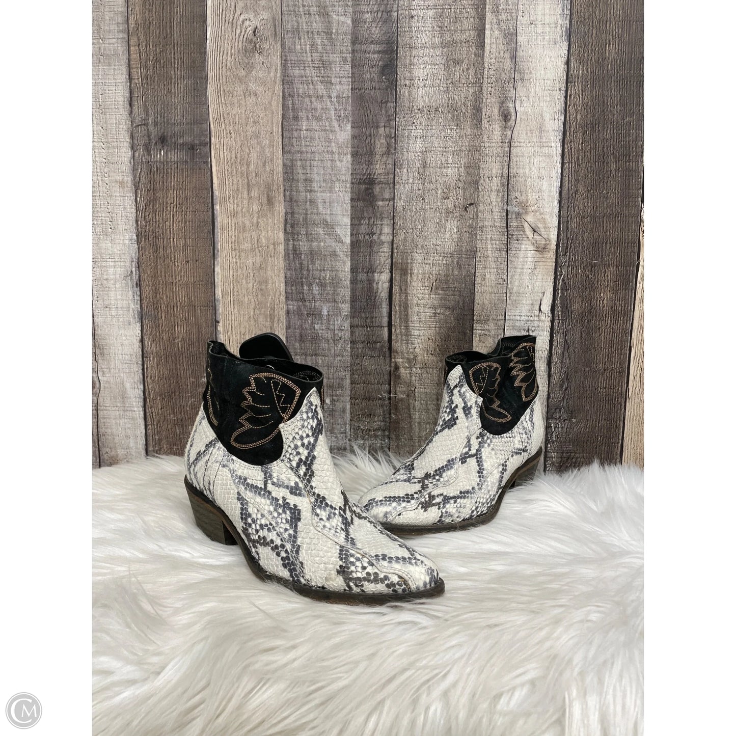 Boots Ankle Heels By Free People In Animal Print, Size: 5