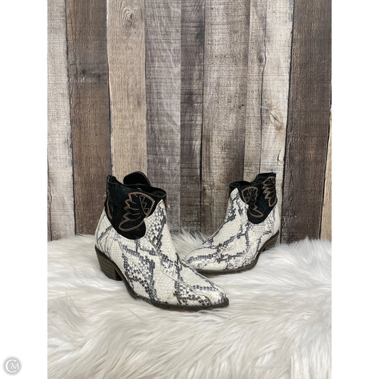 Boots Ankle Heels By Free People In Animal Print, Size: 5