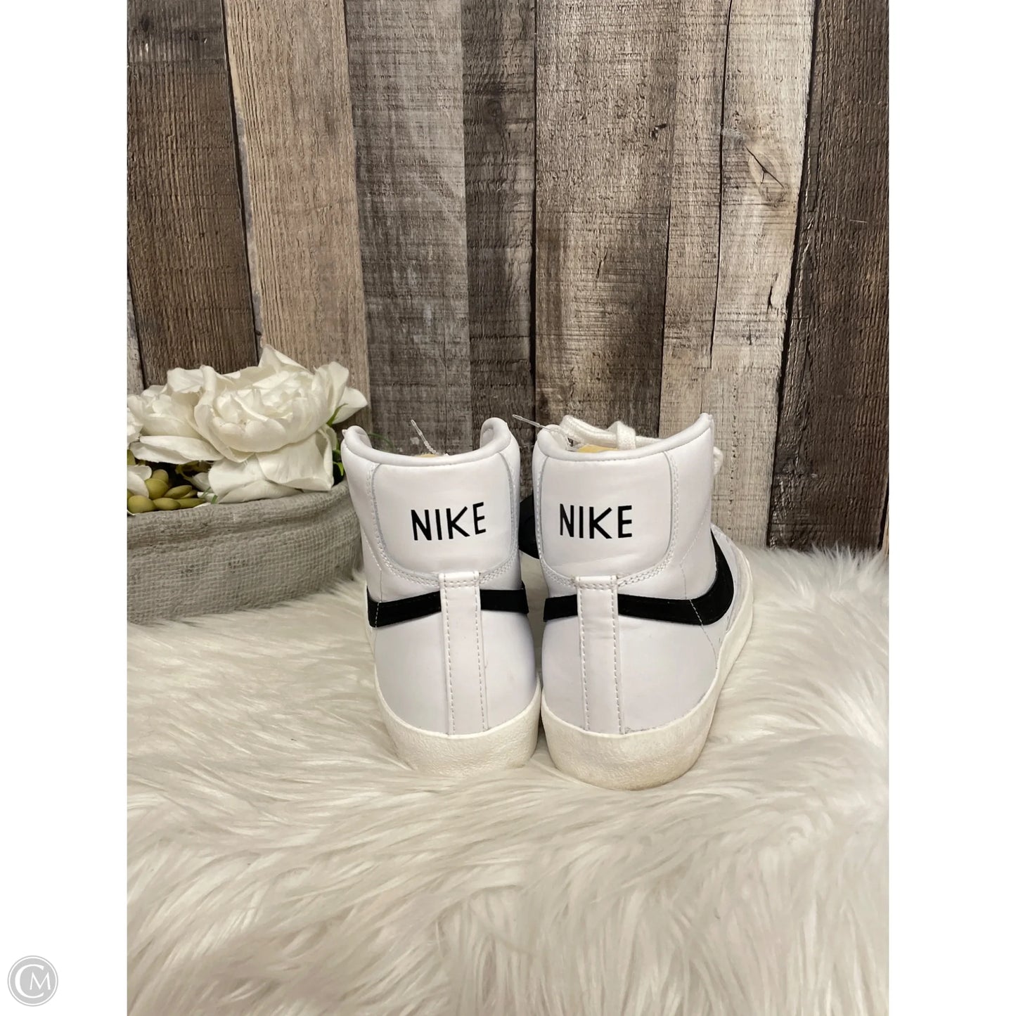 Shoes Athletic By Nike In White, Size: 8