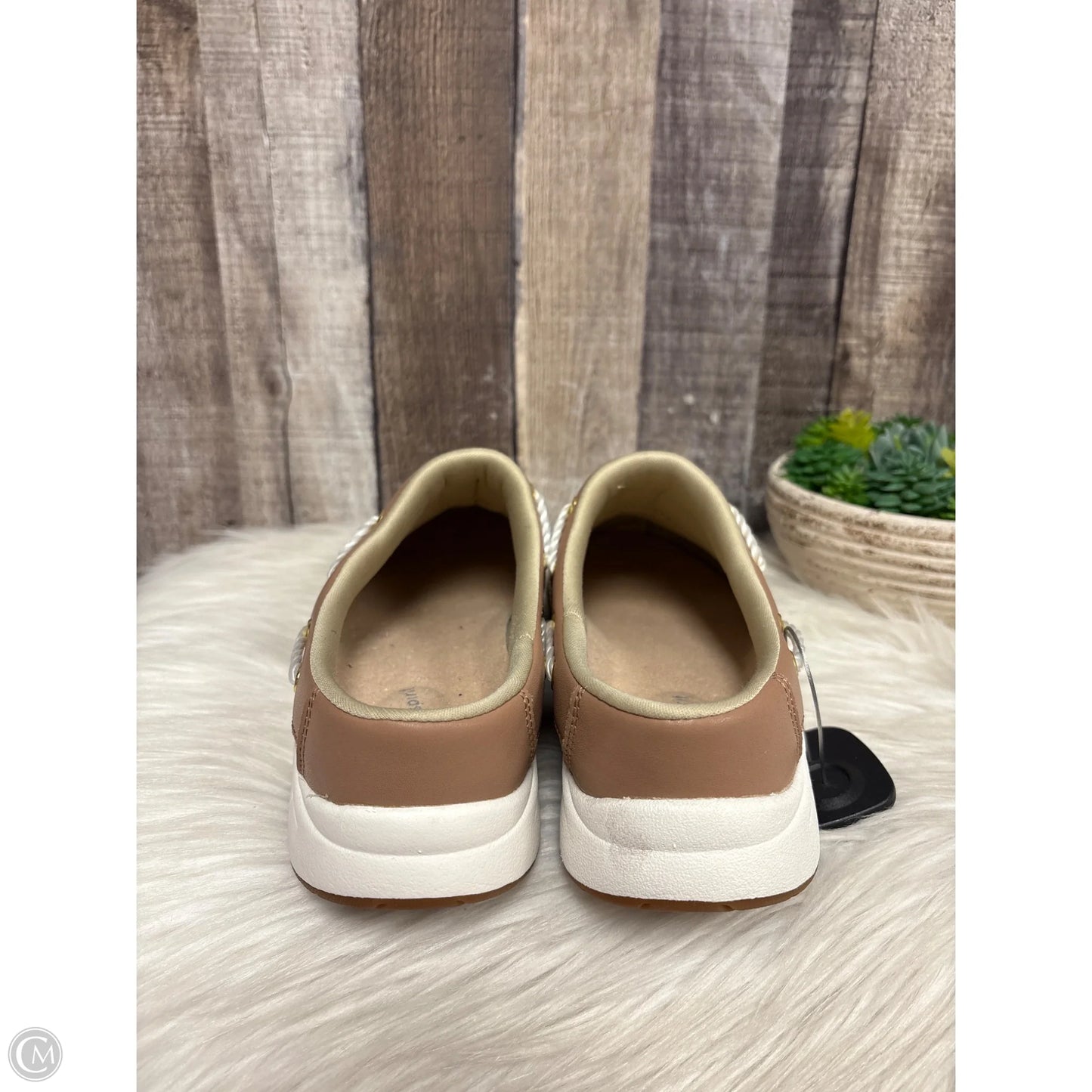 Shoes Flats By Easy Spirit In Cream, Size: 9.5