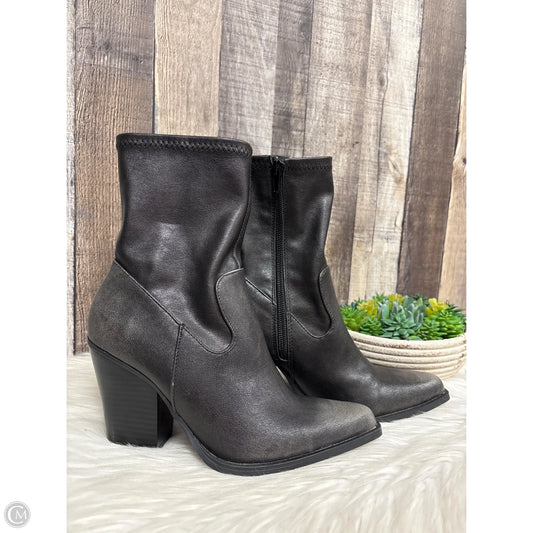 Boots Ankle Heels By Sincerely Jules In Grey, Size: 6