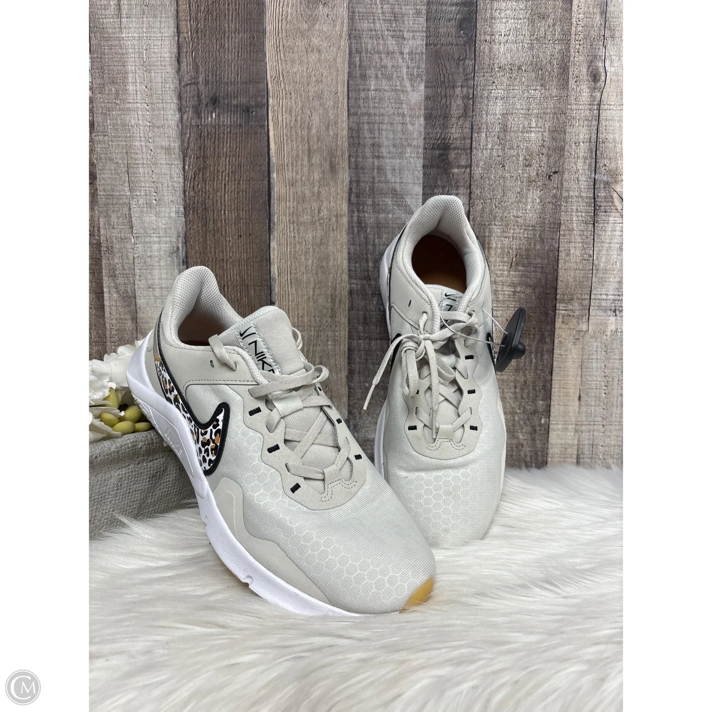 Shoes Athletic By Nike In Beige, Size: 11