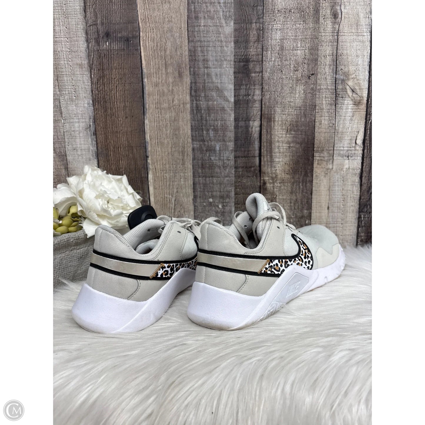 Shoes Athletic By Nike In Beige, Size: 11