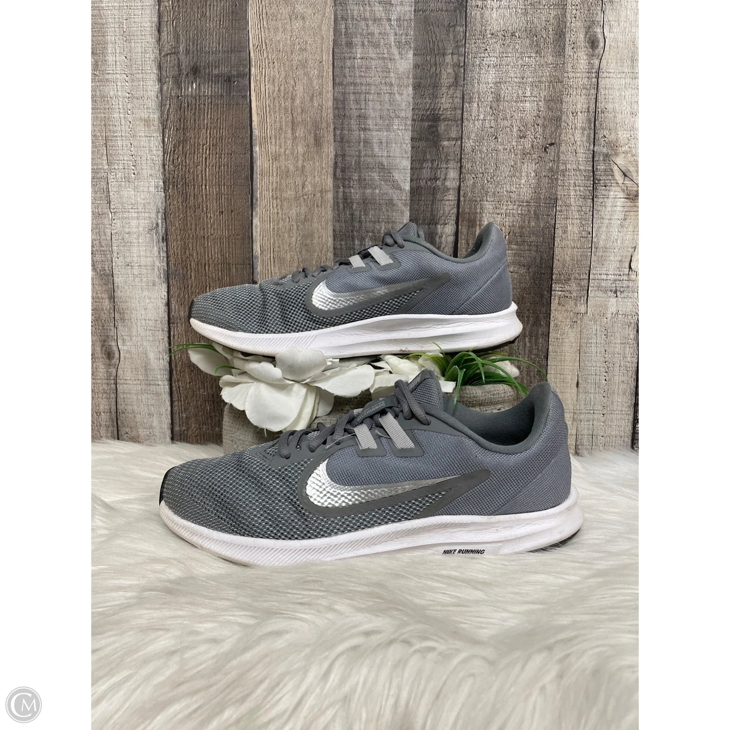 Shoes Athletic By Nike In Grey, Size: 9