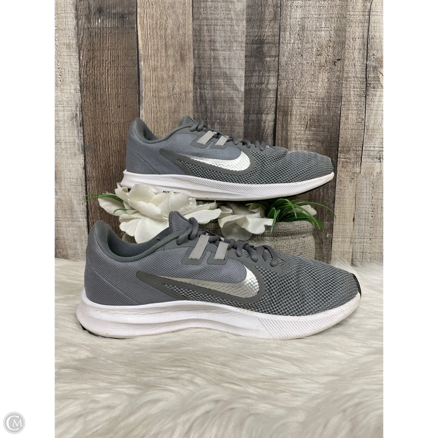 Shoes Athletic By Nike In Grey, Size: 9