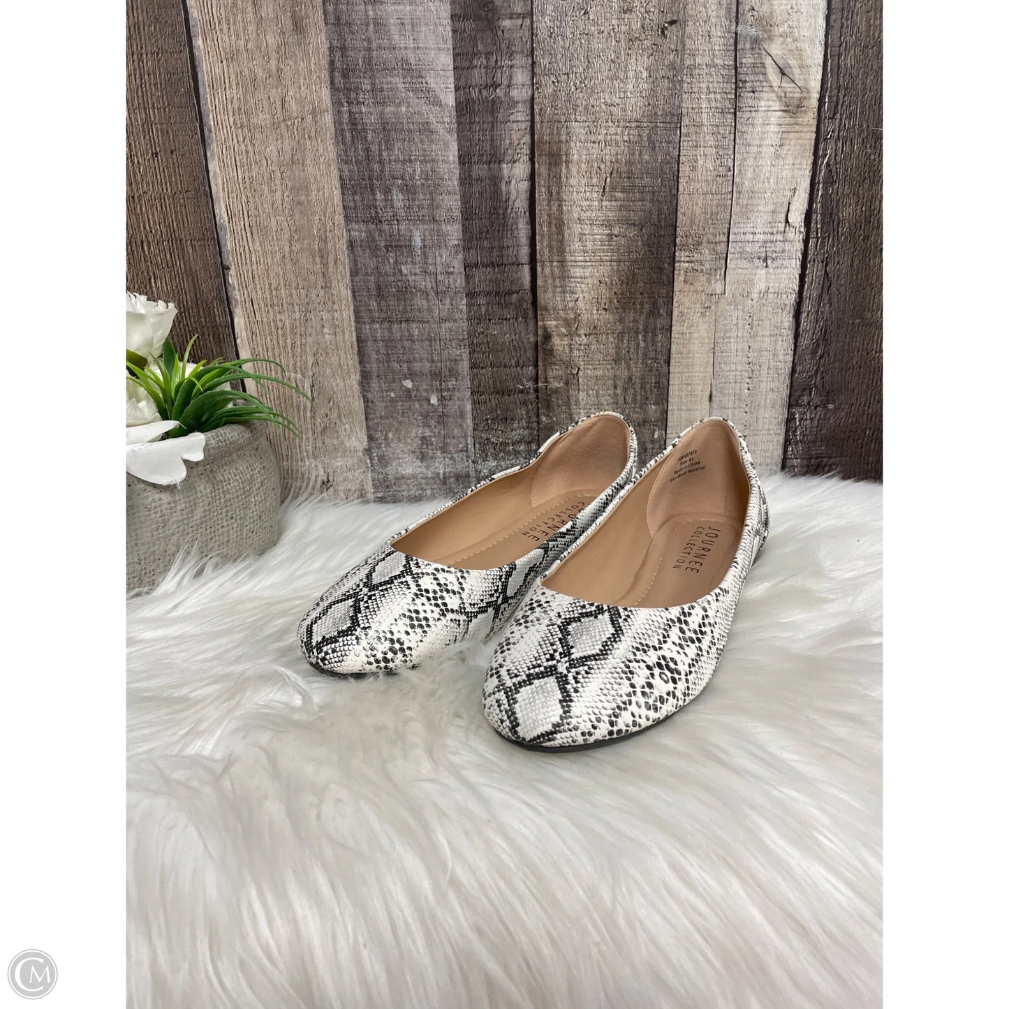 Shoes Flats By Journee In Animal Print, Size: 6.5