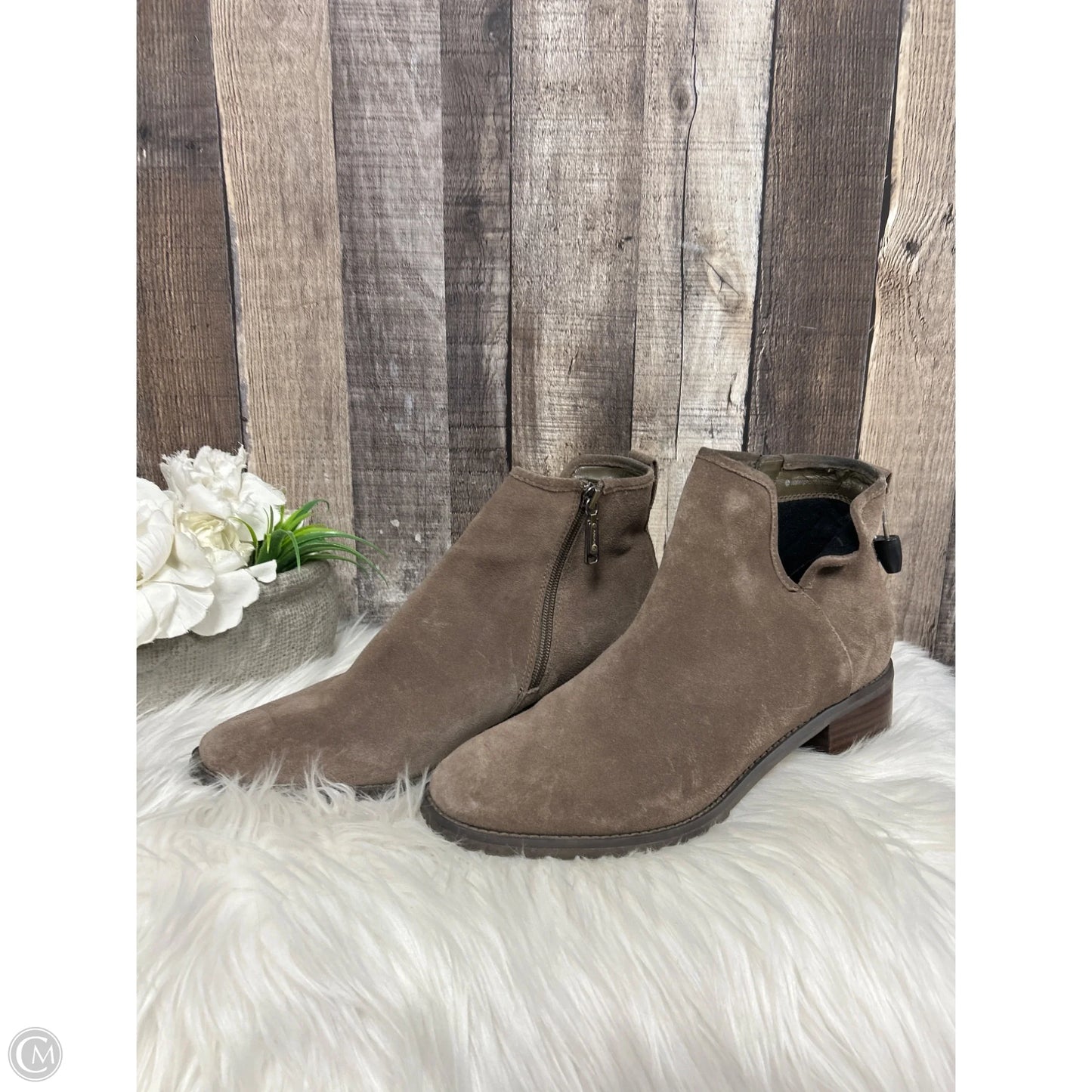 Boots Ankle Flats By Blondo In Taupe, Size: 9.5