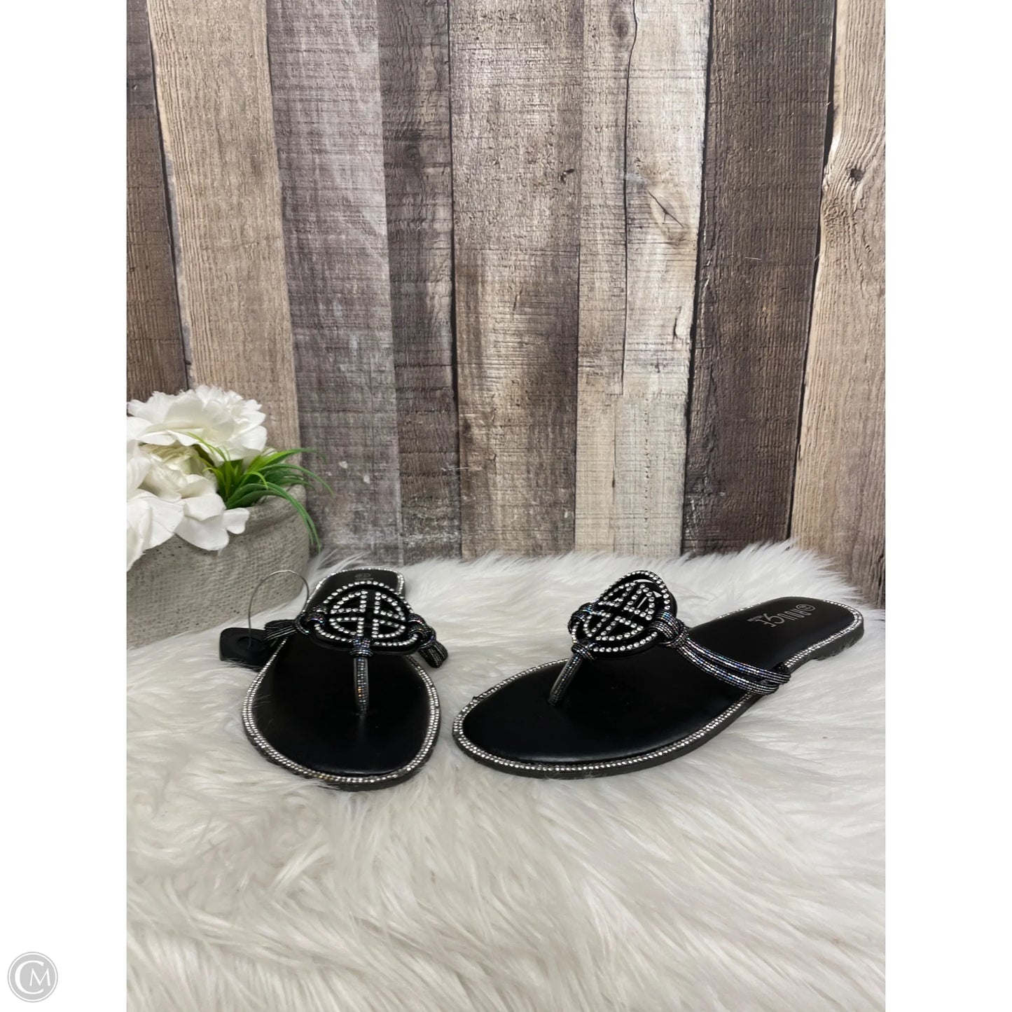 Sandals Flats By Rouge In Black, Size: 8.5
