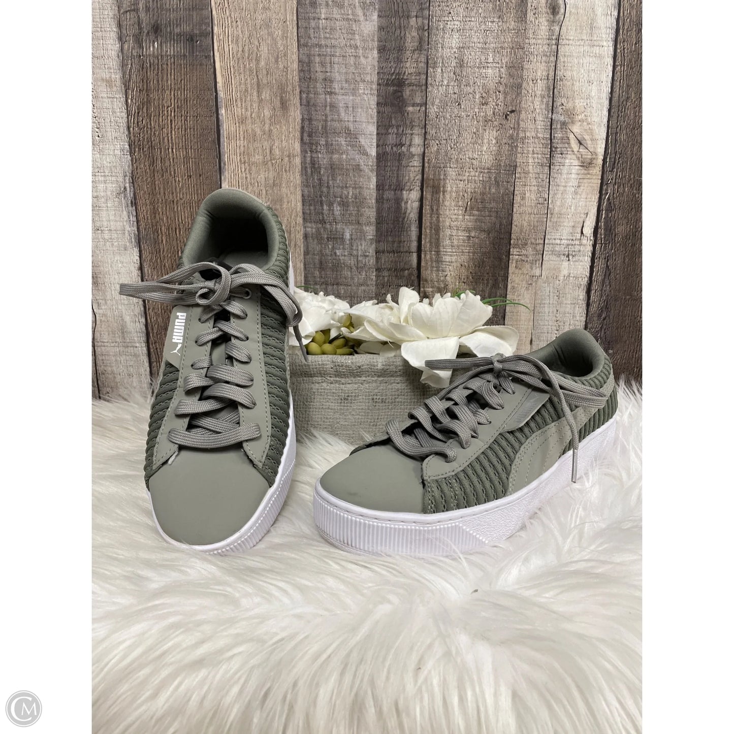 Shoes Athletic By Puma In Green, Size: 9