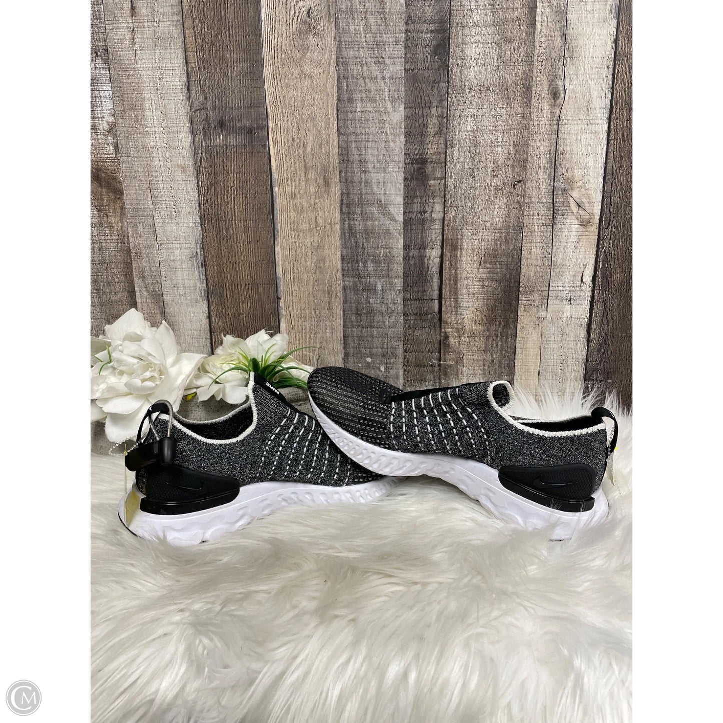 Shoes Athletic By Nike In Black & White, Size: 9.5