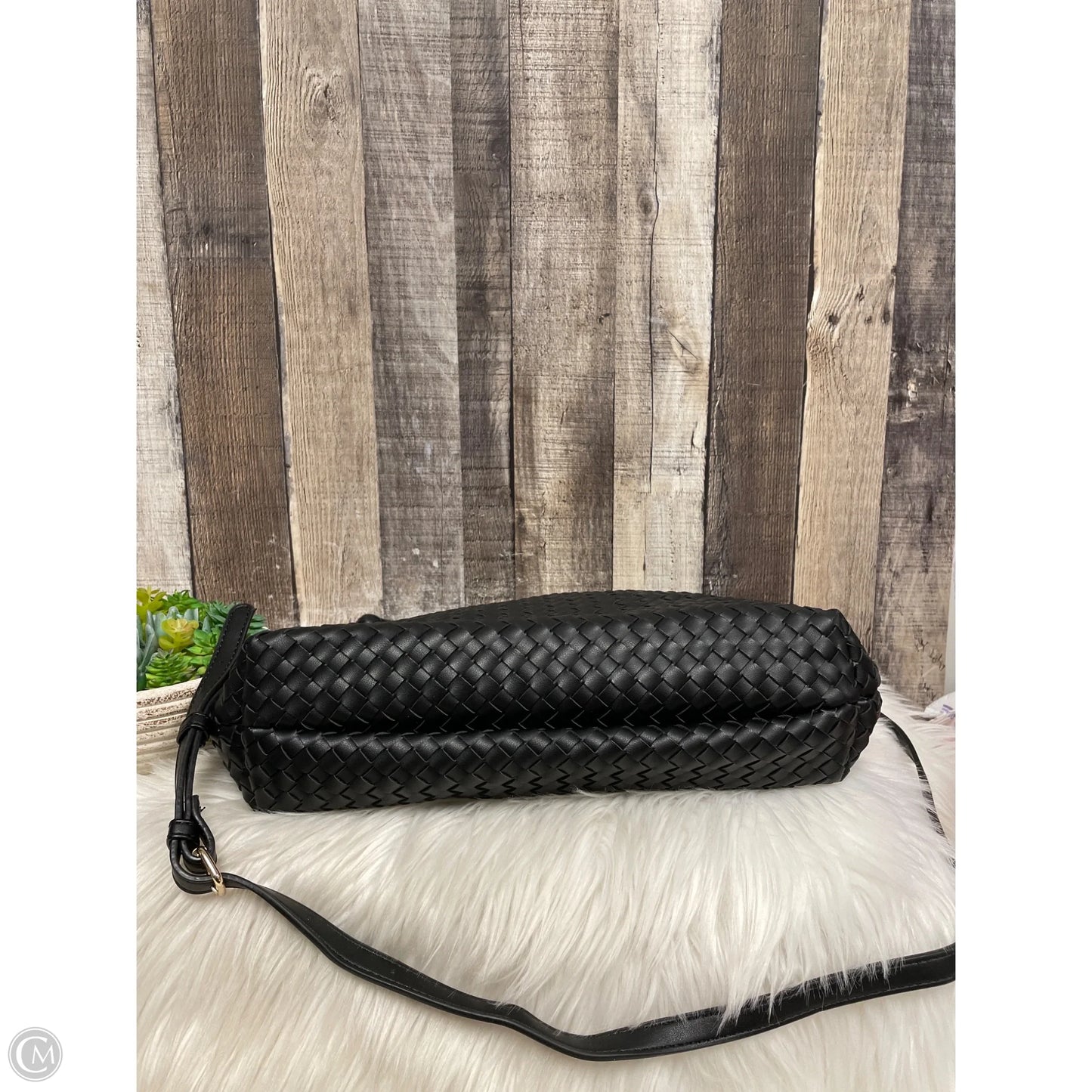 Crossbody By Urban Expressions, Size: Large