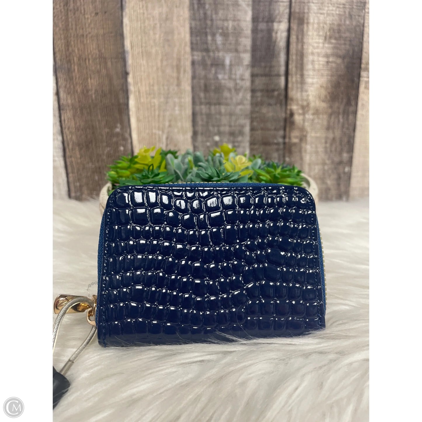 Wallet By Cmf, Size: Small