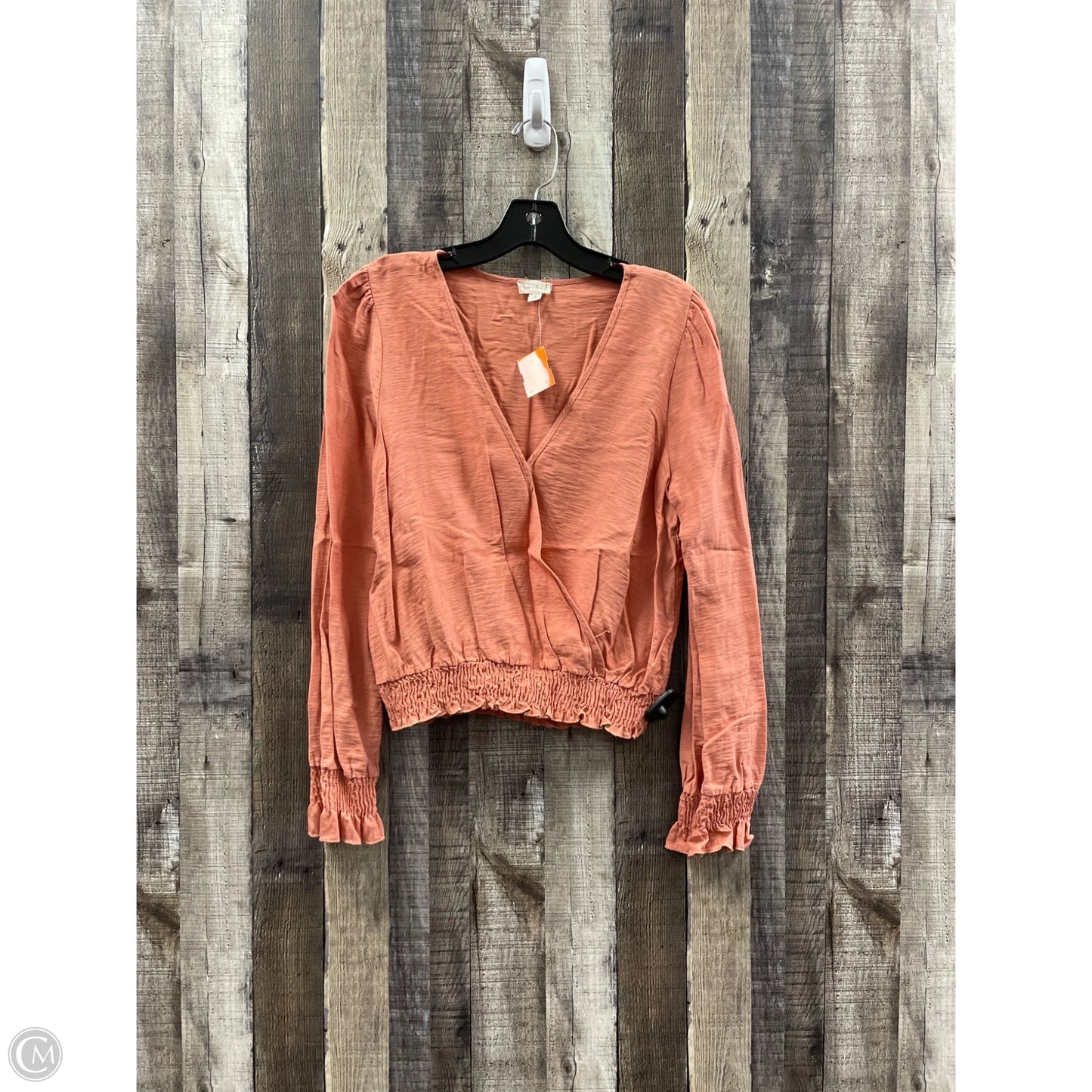 Top Long Sleeve By Hem & Thread In Peach, Size: M