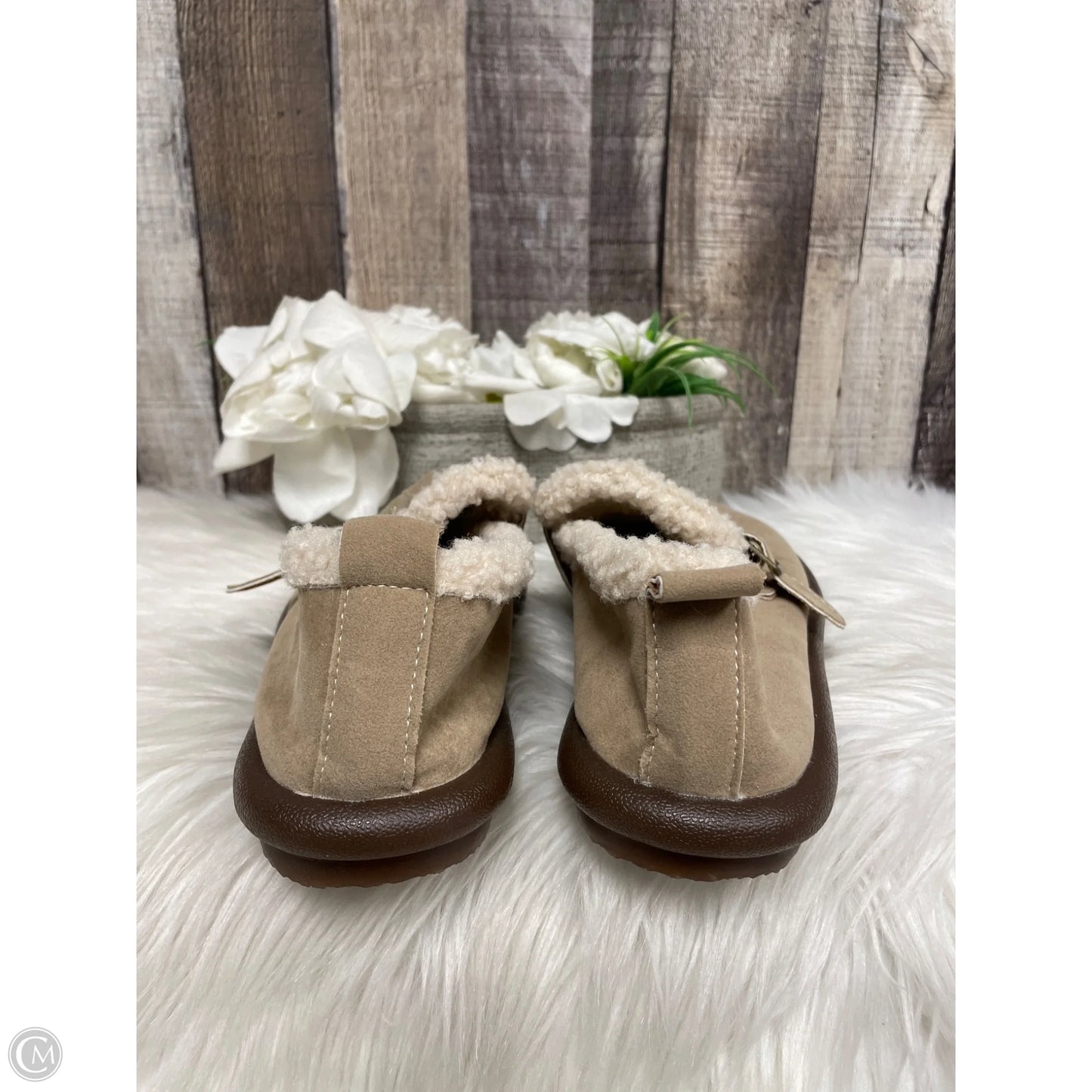 Shoes Flats By Cmf In Tan, Size: 7