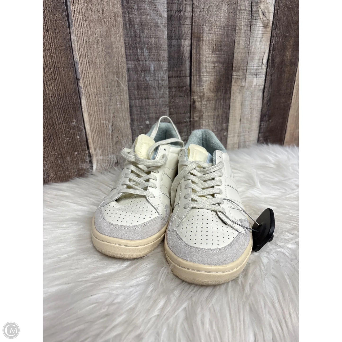 Shoes Sneakers By Gola In White, Size: 7