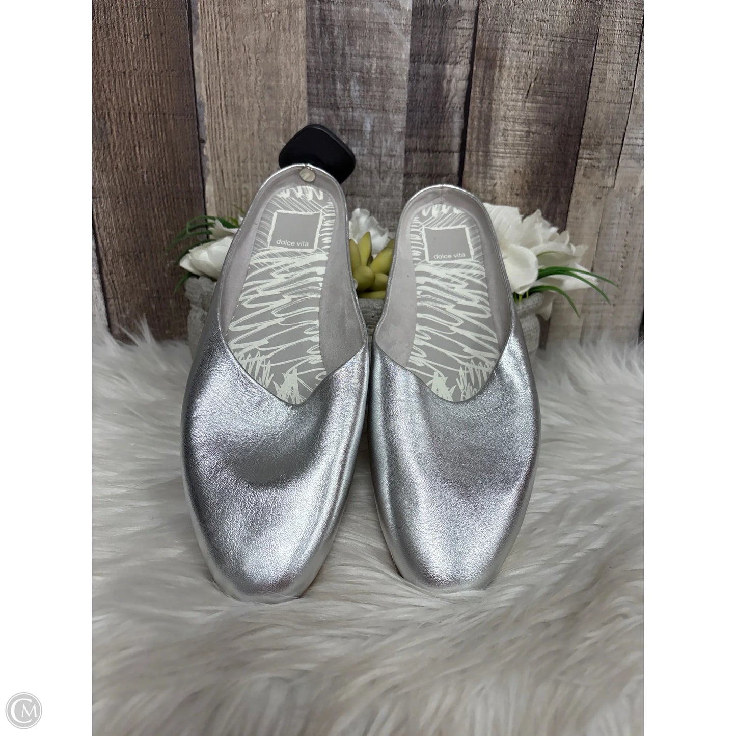 Shoes Flats By Dolce Vita In Silver, Size: 7.5