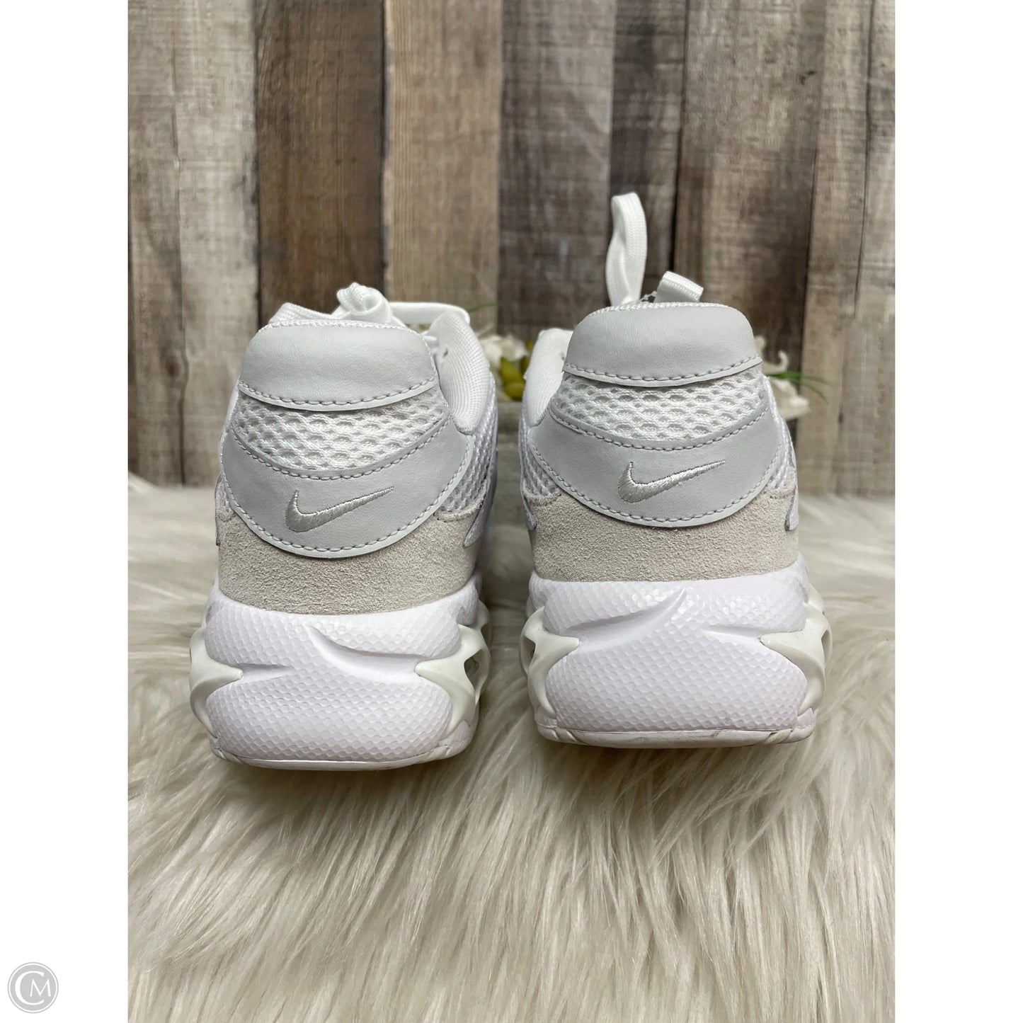 Shoes Athletic By Nike In White, Size: 8