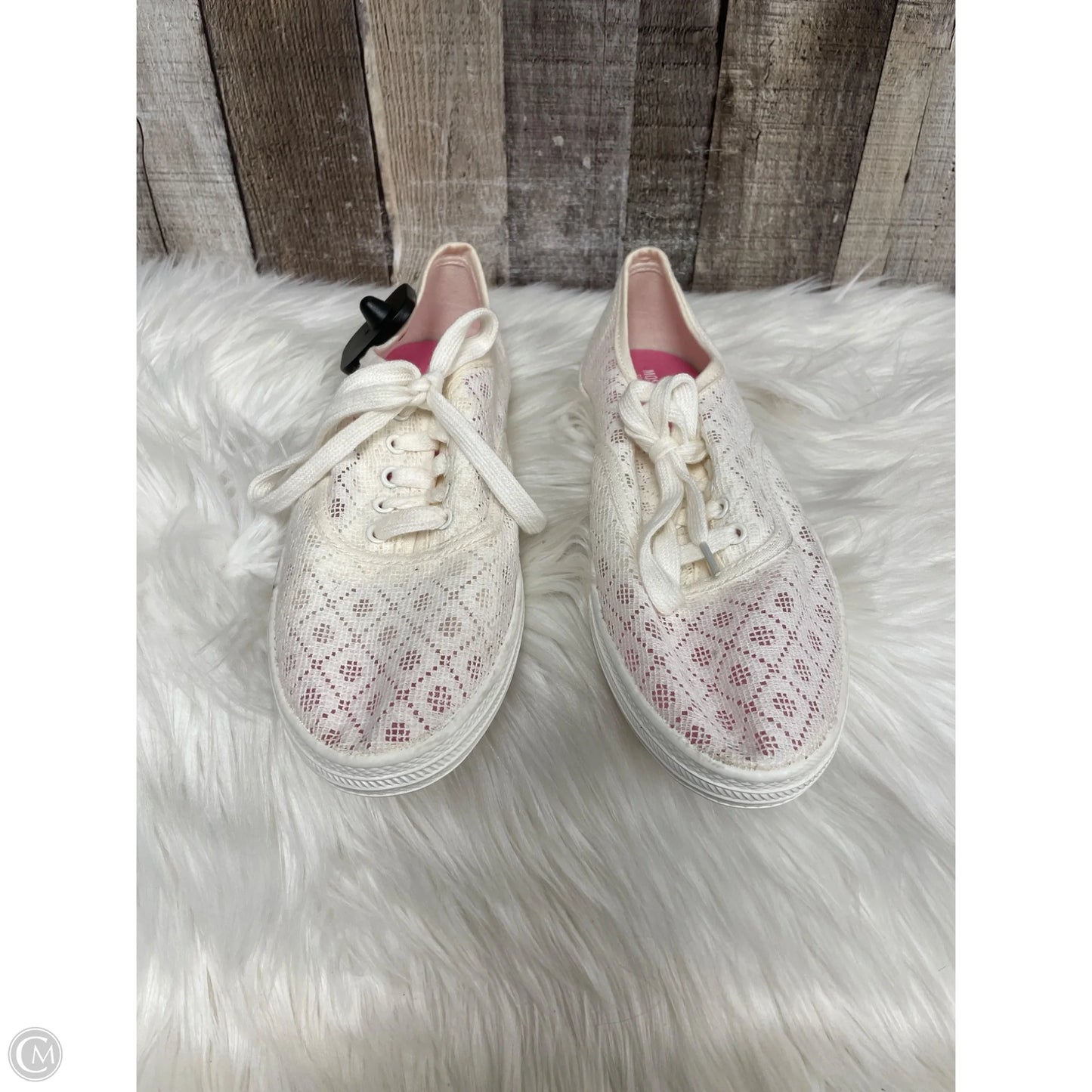 Shoes Sneakers By Mossimo In Ivory, Size: 9