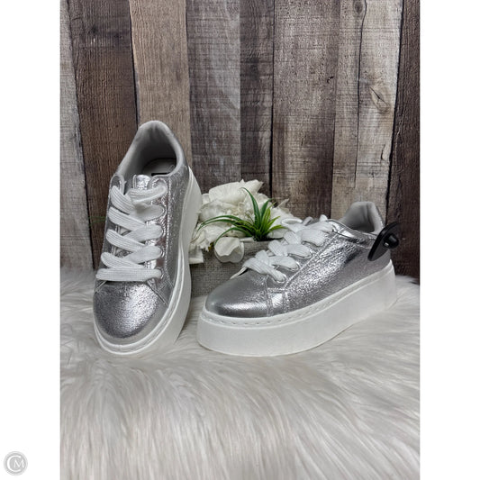 Shoes Flats By Cme In Silver, Size: 6.5