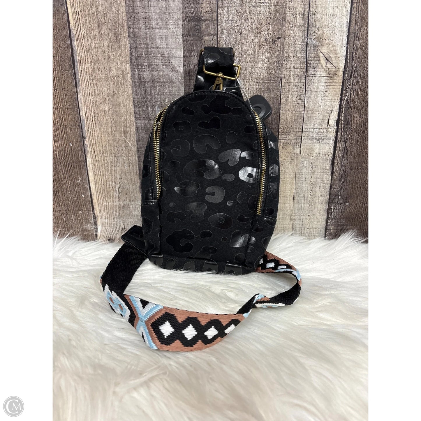 Crossbody By Cmf, Size: Small