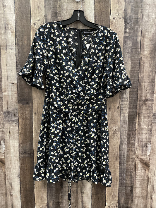 Dress Casual Short By Pretty Little Thing In Floral Print, Size: M