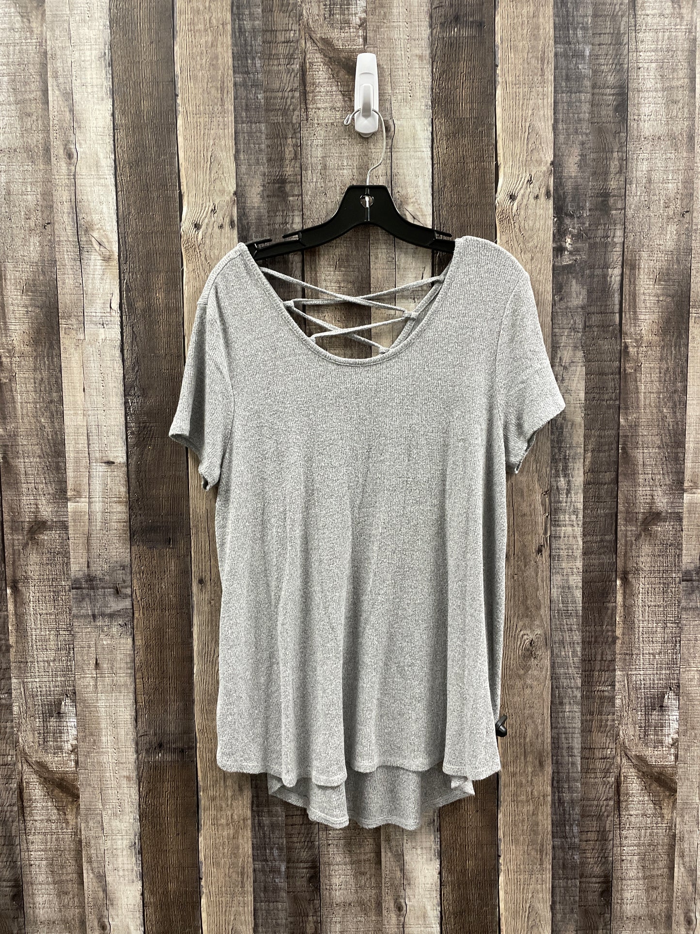 Top Short Sleeve By Pink Republic In Grey, Size: Xxl