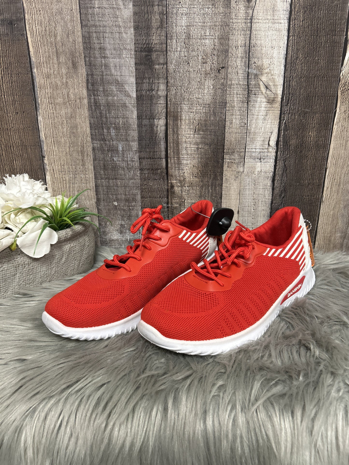 Shoes Athletic By Danskin  Size: 10