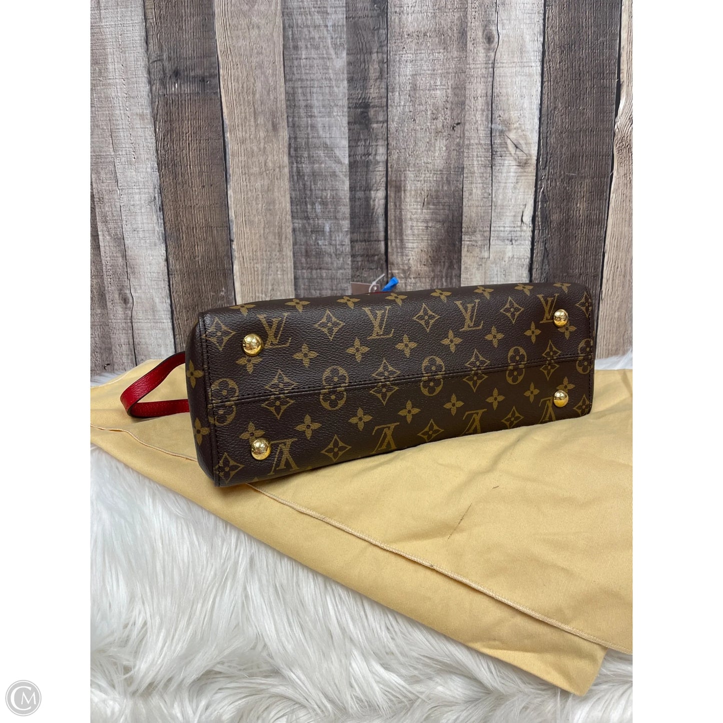 Handbag Luxury Designer By Louis Vuitton, Size: Medium