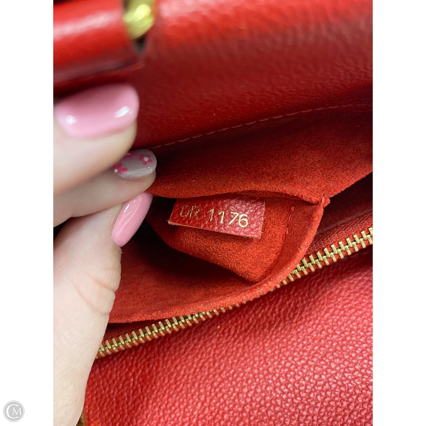 Handbag Luxury Designer By Louis Vuitton, Size: Medium