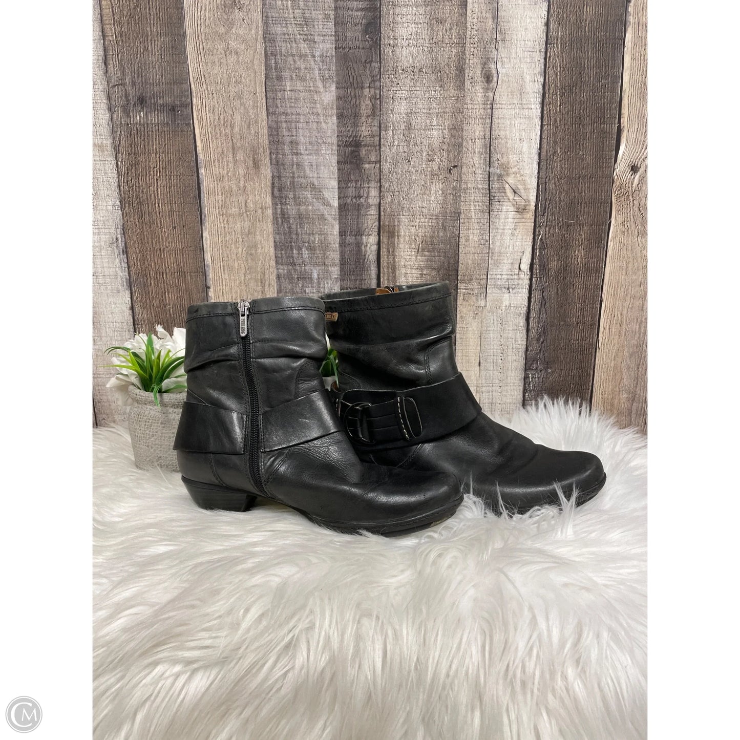 Boots Ankle Flats By Pikolinos In Black, Size: 7