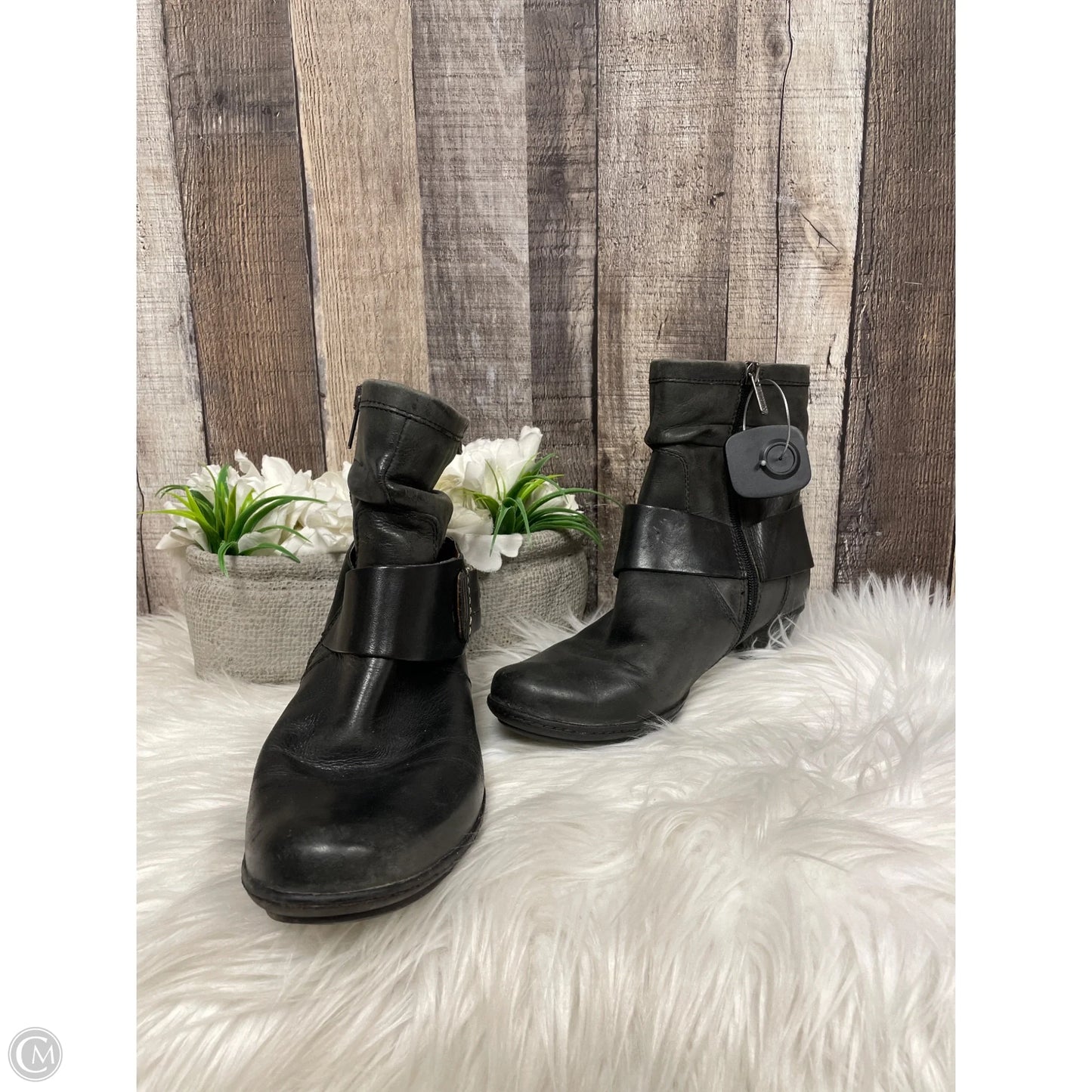 Boots Ankle Flats By Pikolinos In Black, Size: 7