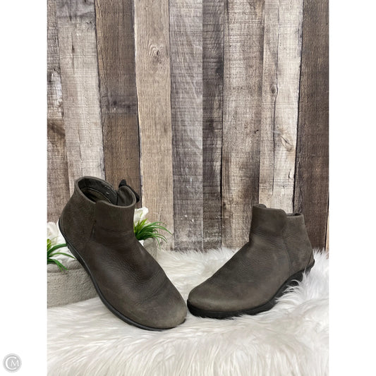 Boots Ankle Heels By Ecco In Grey, Size: 7