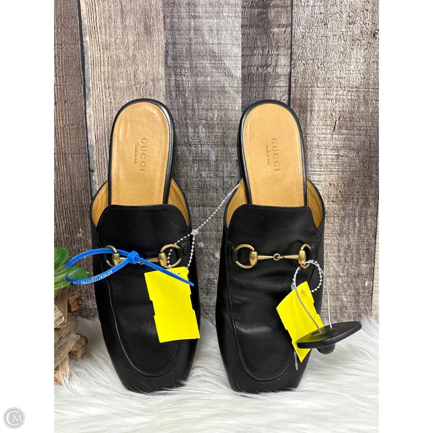 Shoes Luxury Designer By Gucci In Black, Size: 9