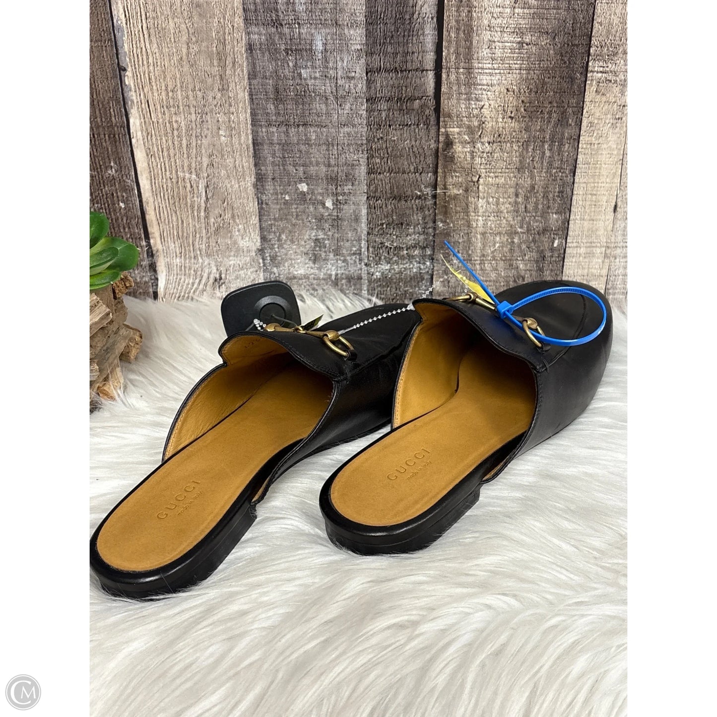 Shoes Luxury Designer By Gucci In Black, Size: 9