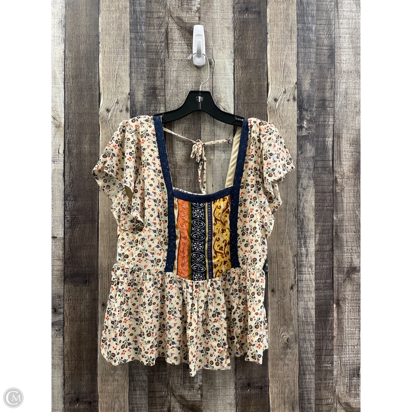 Top Short Sleeve By Maurices In Floral Print, Size: L